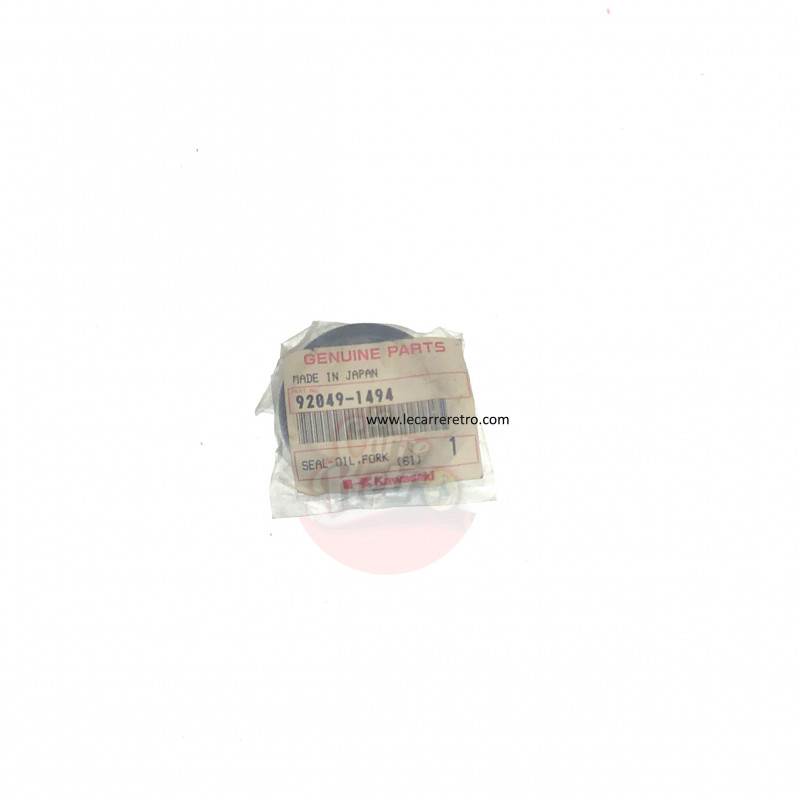 NEW KAWASAKI EN500 OIL SEAL
